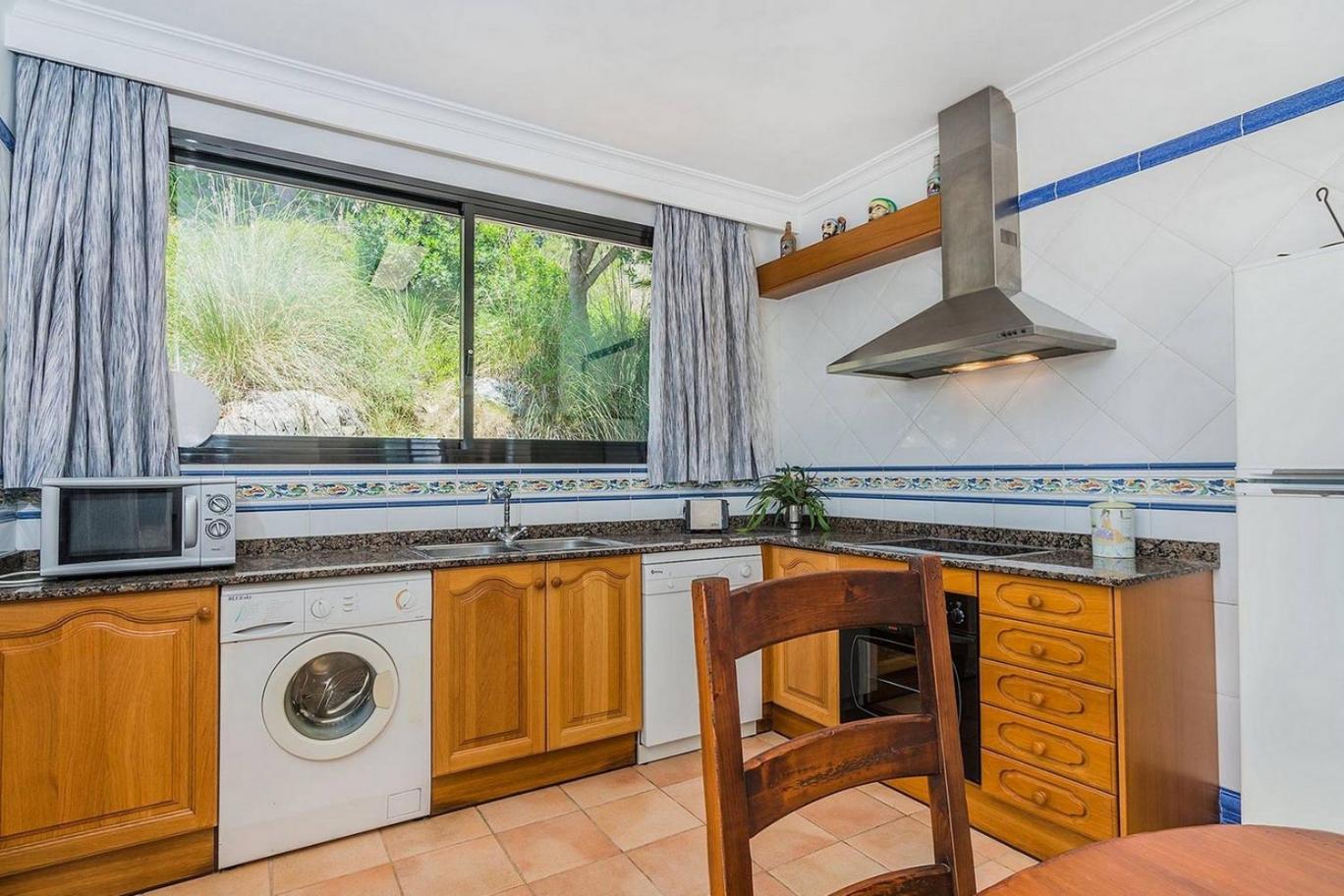 Villa With Private Mountain Ideal Runners Trailers Near Beach Approx 5 Min Walking Beach,Property Belong Puerto Pollensa Villas And Apartments Экстерьер фото
