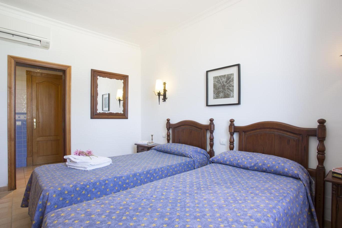 Villa With Private Mountain Ideal Runners Trailers Near Beach Approx 5 Min Walking Beach,Property Belong Puerto Pollensa Villas And Apartments Экстерьер фото